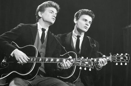 everly-brothers-877027356