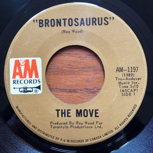 Brontosaurus by the Move