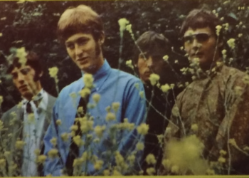 The River is Wide by the Grass Roots