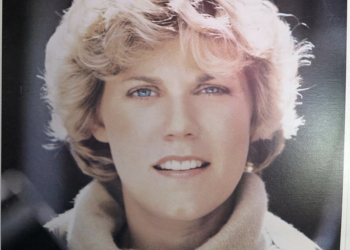 Walk Right Back by Anne Murray