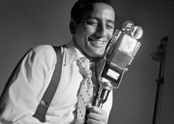 Happiness Street (Corner Sunshine Square) by Tony Bennett